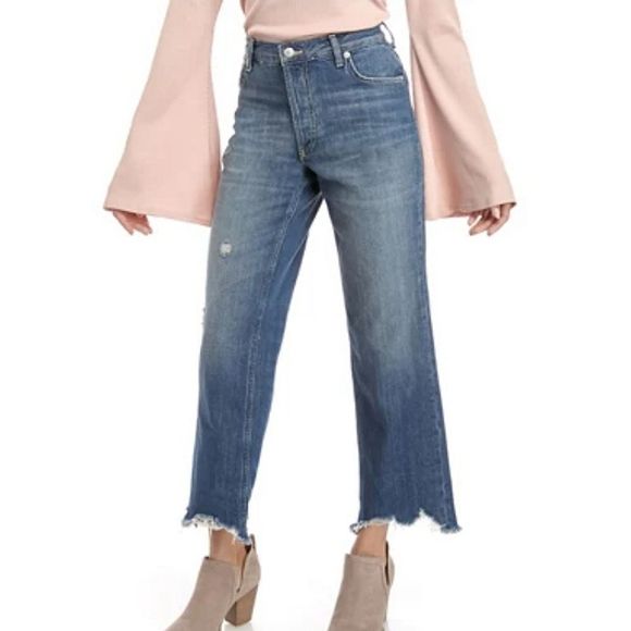 Free People Denim - Free People We the Free Jeans size 25 Maddie Straight Leg Raw Hem Ankle Length